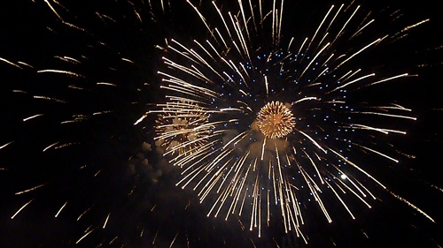 熬过黑夜的经典句子 黑夜的忧伤语录