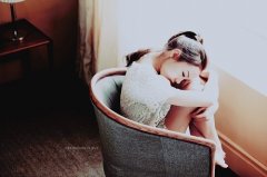 很累却强颜欢笑的句子