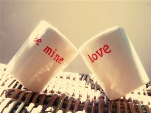 自己订婚低调发朋友圈