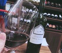 喝红酒的句子适合发朋友圈